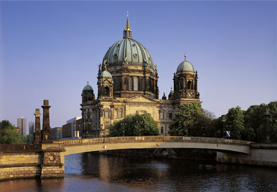 Der Berliner Dom mit Friedrichbrücke. Foto Katharina Dorn